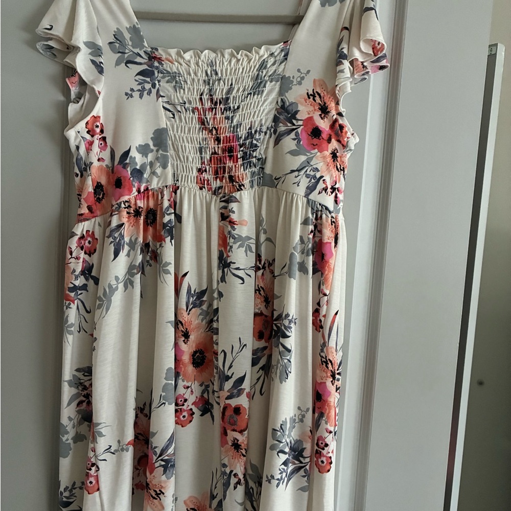 Floral women’s Dress in Pink and cream